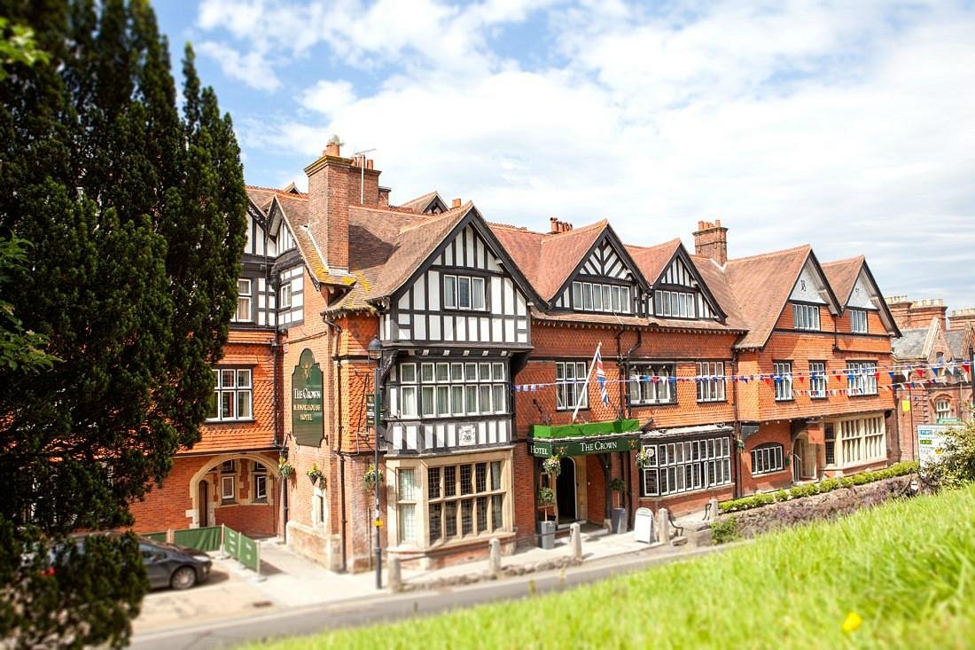 The Crown Manor House Hotel, hotel in Lymington