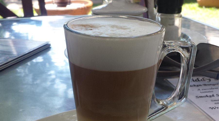 Charming cafe and good service.
