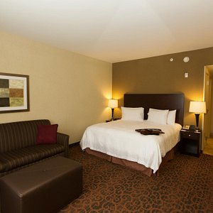 hotels in marquette mi with jacuzzi suites