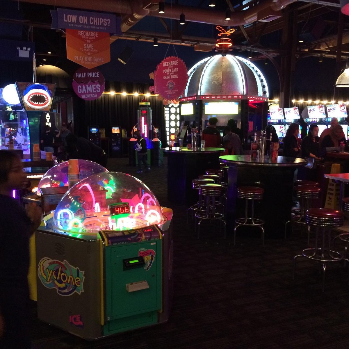 Dave & Buster's