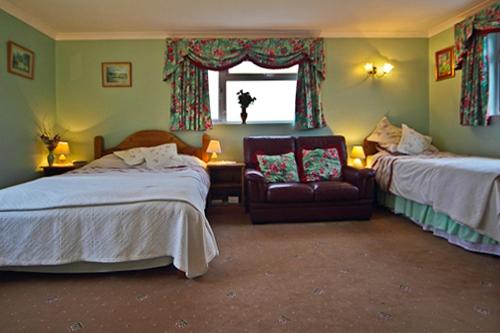 NEW HOUSE FARM BED & BREAKFAST - B&B Reviews (Bradpole, England)