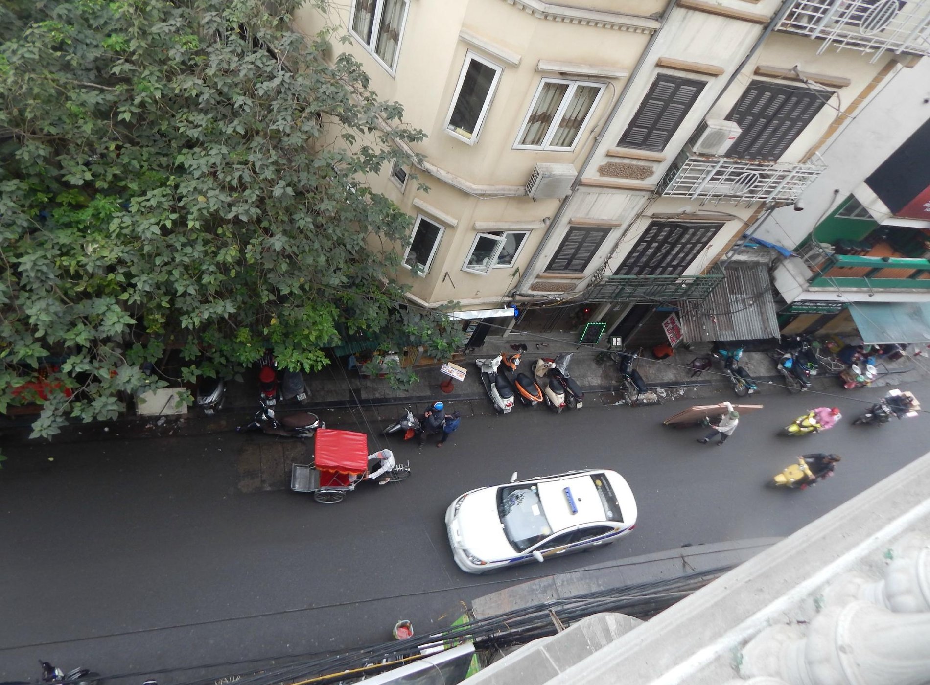 May De Ville Backpackers Hostel 믹스돔 조식5 by null