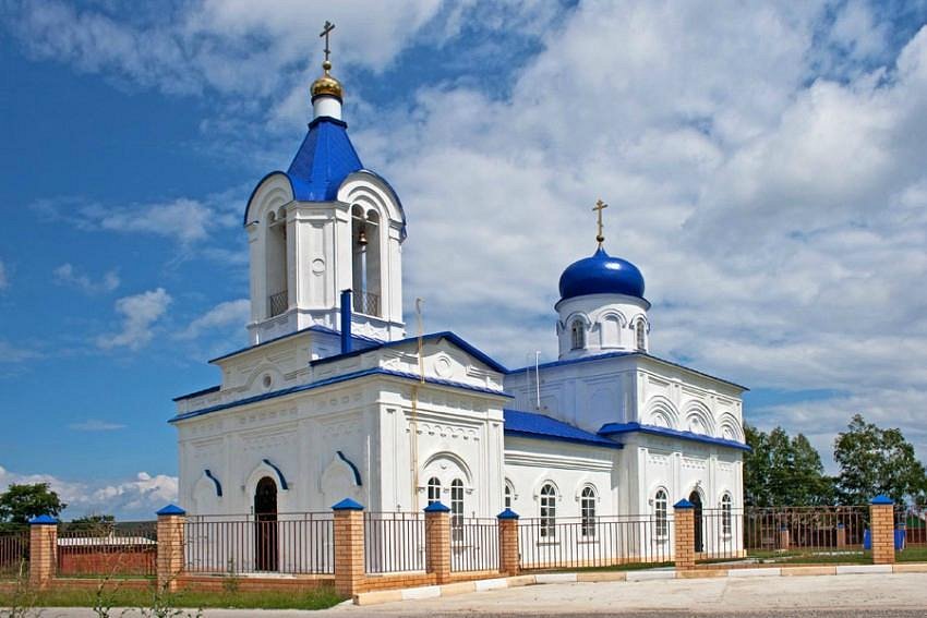 Храм казанской иконы божией матери кемерово. Село Ламское храм Казанский. Храм в Ламское Липецкой области. Казанский храм Задонск. Храм иконы Божией матери Казанской ниж обл с Линда.