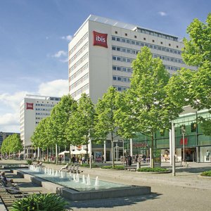 Shopping Boulevard Prager Straße