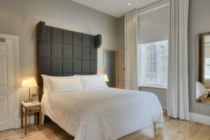 Room & Suite