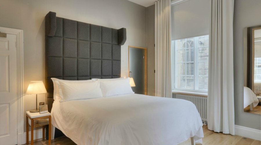 Royal Mile room