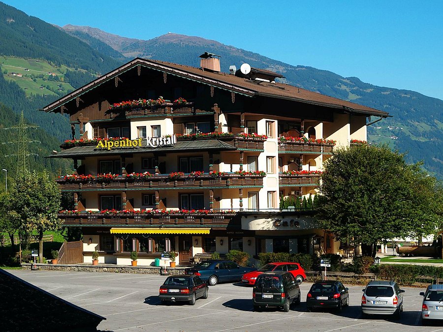 mayrhofen tourist office accommodation