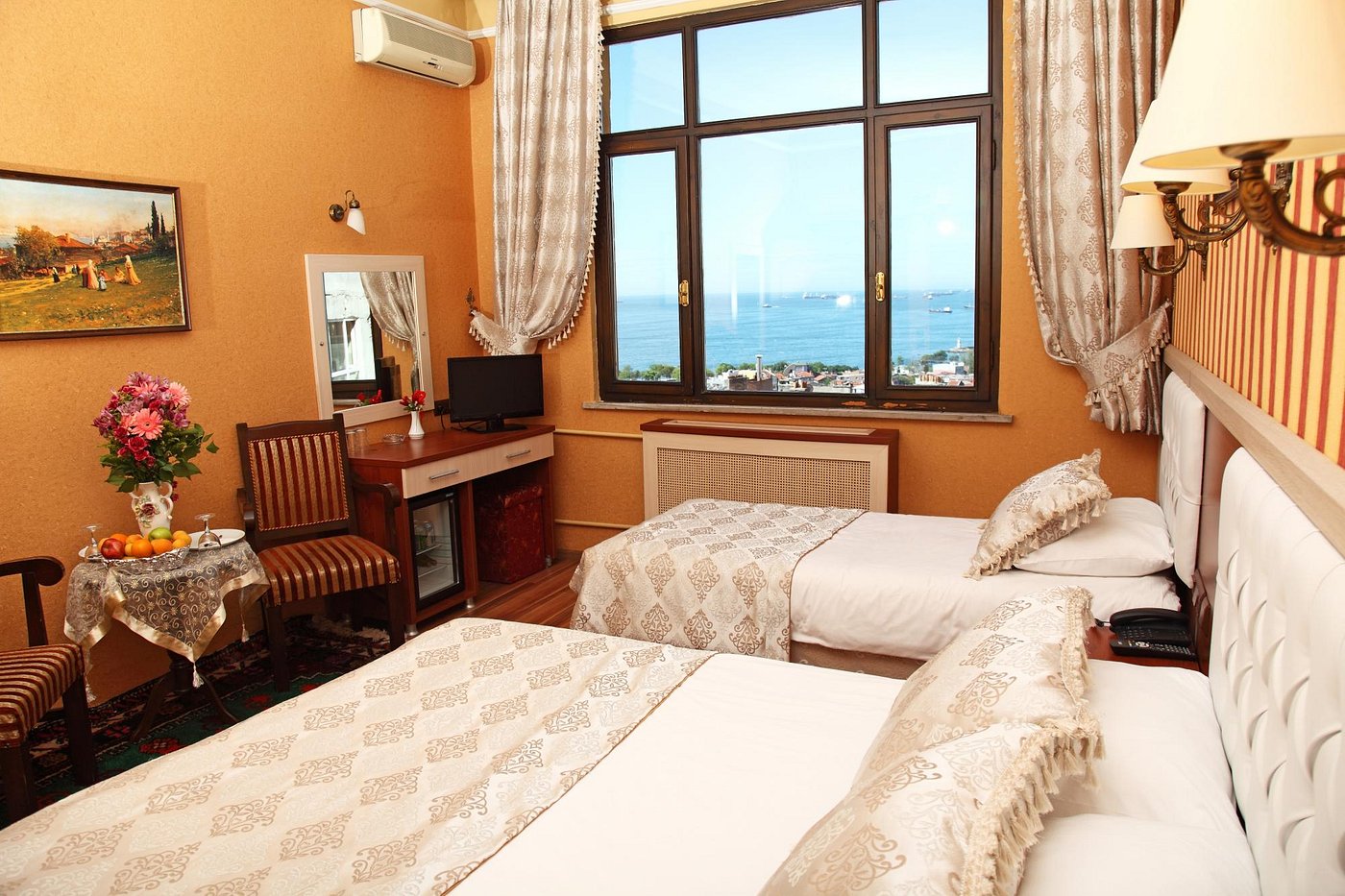 Легендарный отель. Atlantis Hotel Sultanahmet 3 Султанахмет. Отель Легенда Стамбул. Berce Hotel 3* (Султанахмет). Legend Hotel гостиница.