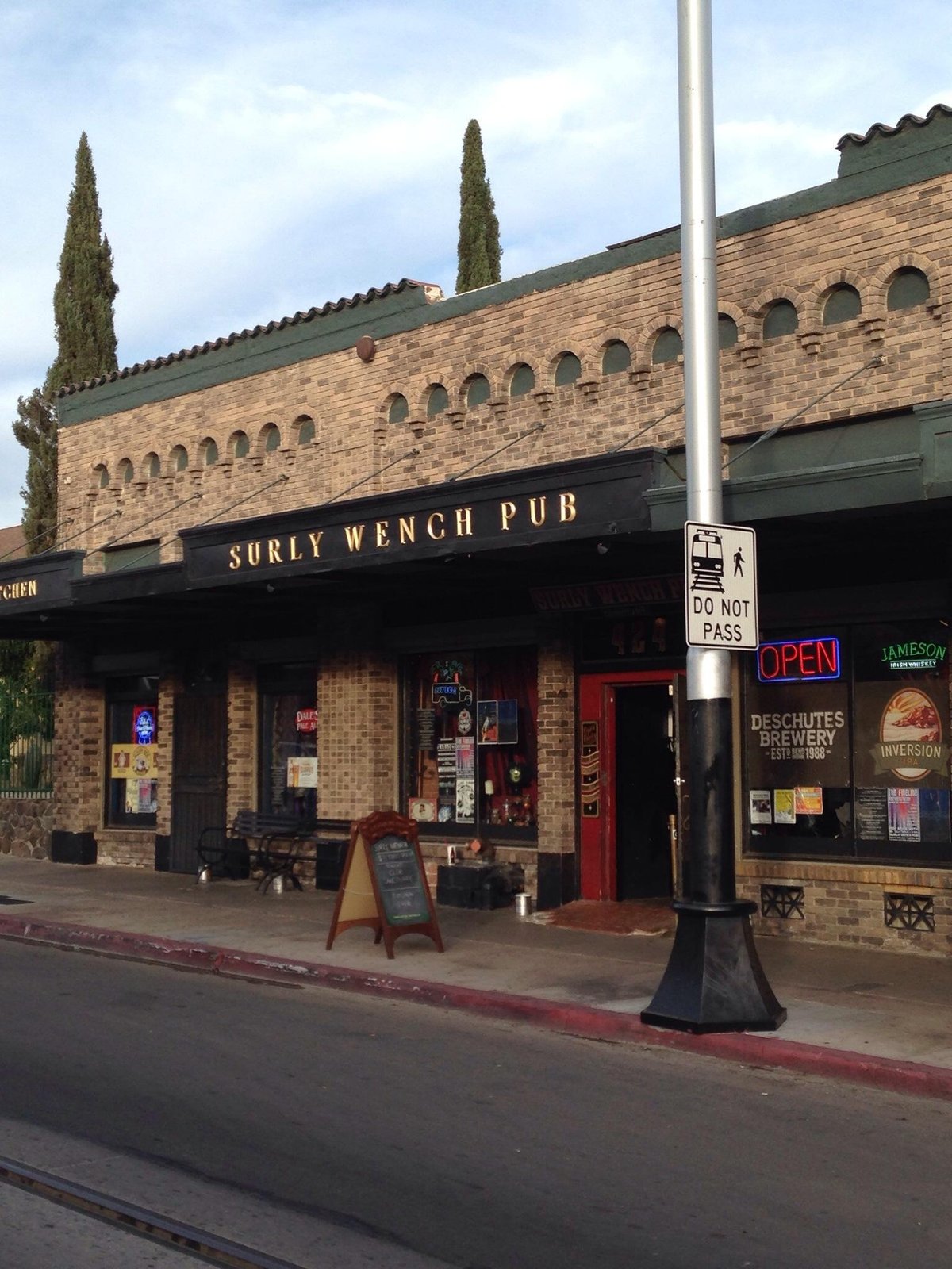 SURLY WENCH PUB, Tucson - Restaurant Reviews, Photos & Phone Number -  Tripadvisor