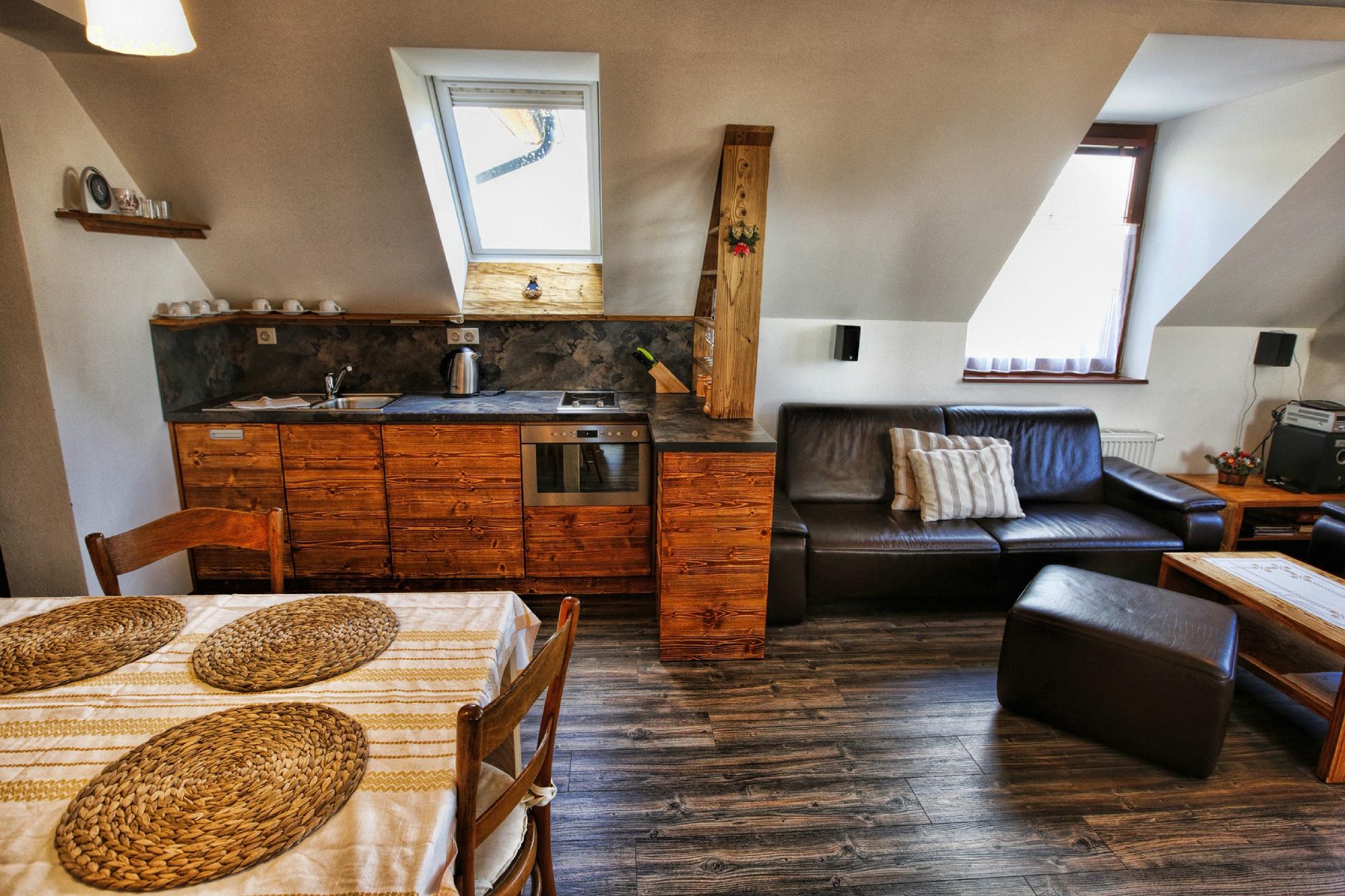 Hotel photo 9 of Aplend Kukucka Mountain Hotel & Residences.
