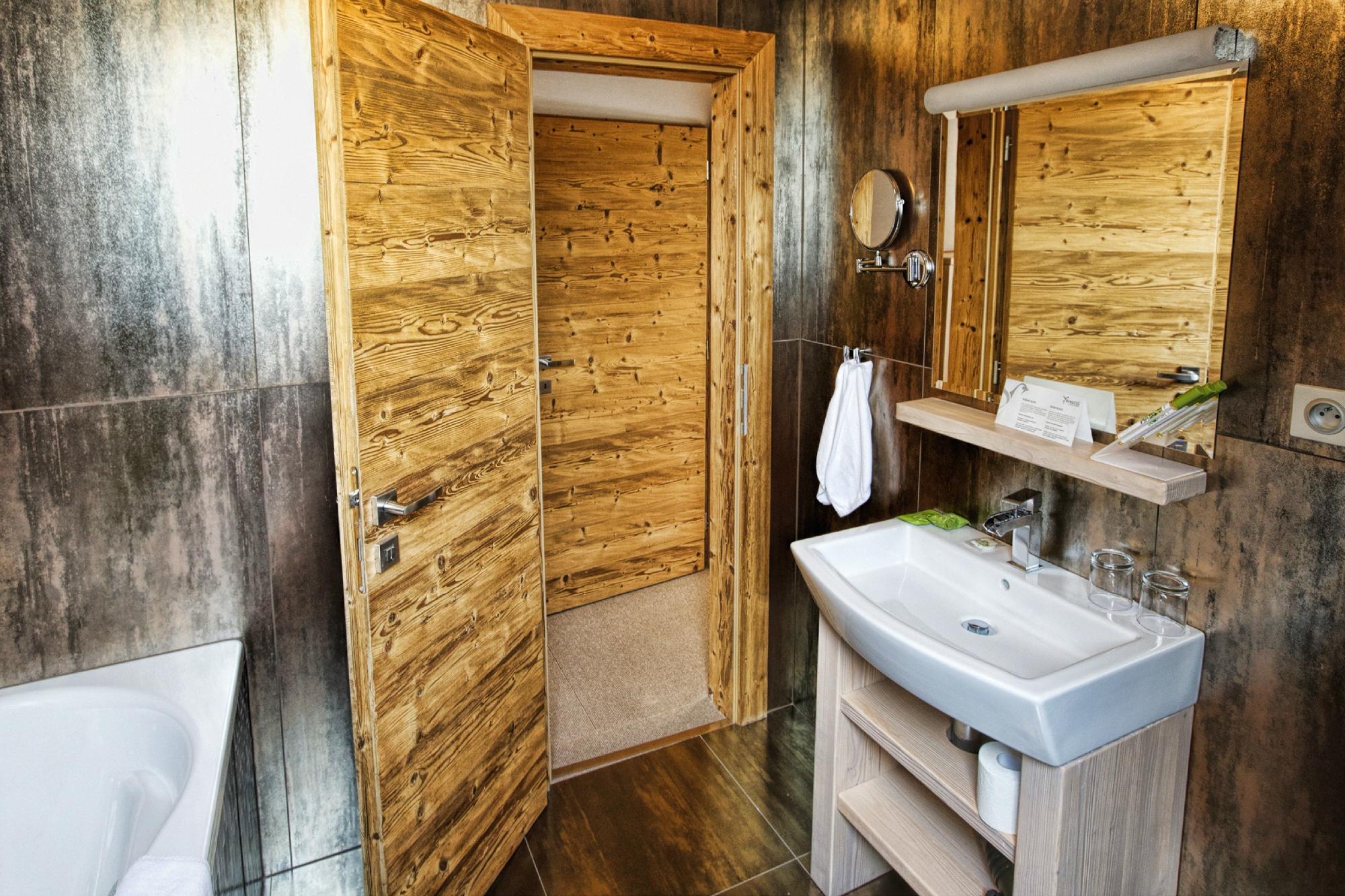 Hotel photo 35 of Aplend Kukucka Mountain Hotel & Residences.