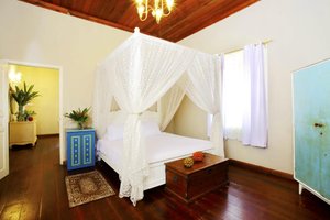 Room & Suite