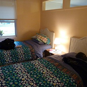 Room with twin beds