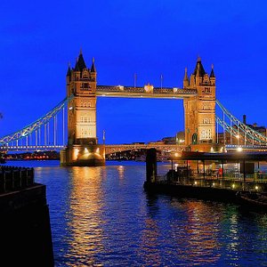 visit the london bridge