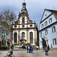 Dreifaltigkeitskirche gesehen von der Maximilianstr.