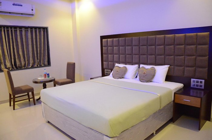 HOTEL JHANKAR PALACE (Dhule, Maharashtra) - Lodge Reviews, Photos, Rate ...