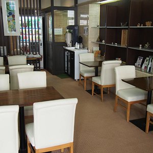 Hotel Sunroute Fukushima in Fukushima, image may contain: Restaurant, Cafe, Dining Table, Dining Room
