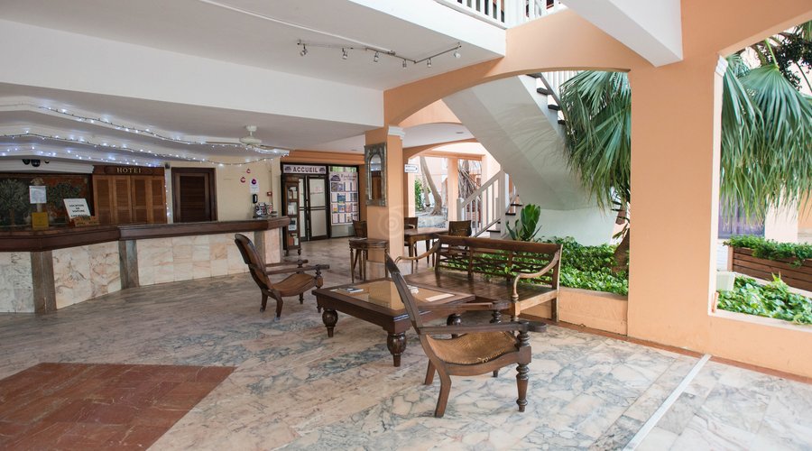 Lobby at the Hotel Le Flamboyant