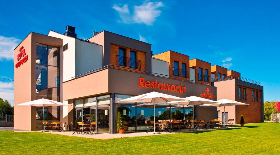Hotel/Restauracja- od ogrodu