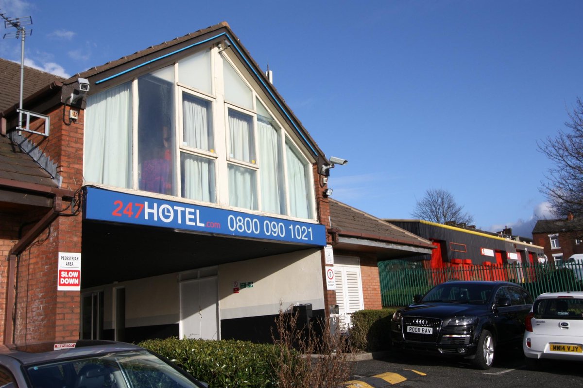 247HOTEL Updated 2022 Reviews, Price Comparison (Oldham)
