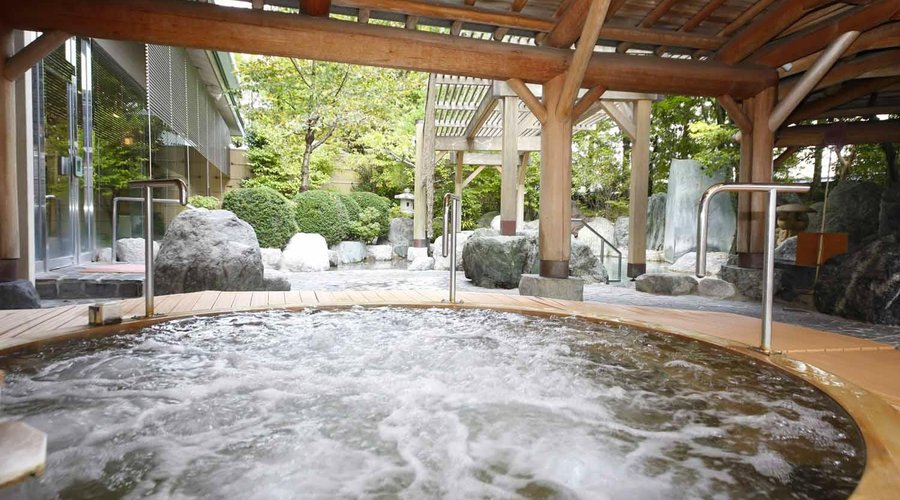 温泉 総檜造りのジャグジーバス｜ Onsen Jacuzzi