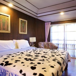 Deluxe King Suite
