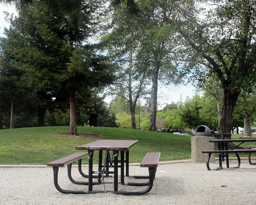 New York Giants Picnic Table - Red