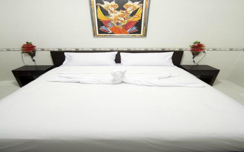 Deluxe double bed