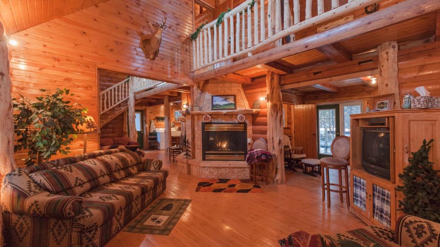 Lake Lodge Outdoorsman Suite