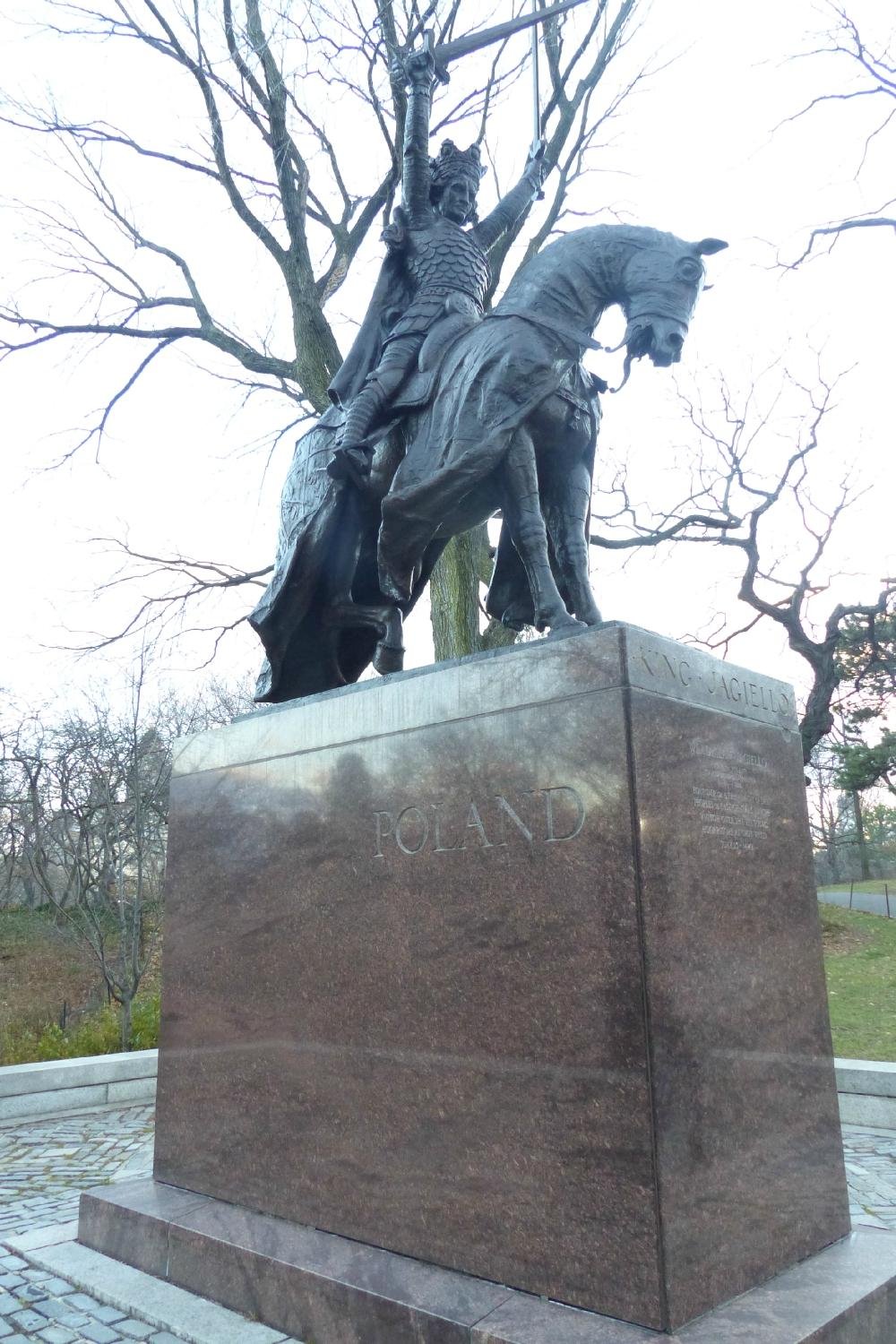 King Jagiello Monument, Нью-Йорк: лучшие советы перед посещением -  Tripadvisor