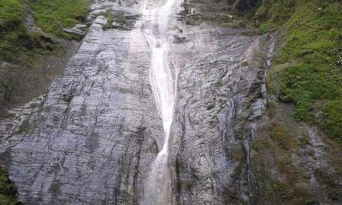 Represa de Chivor y Cascada "La 70"