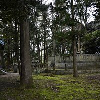 義貞公墓所