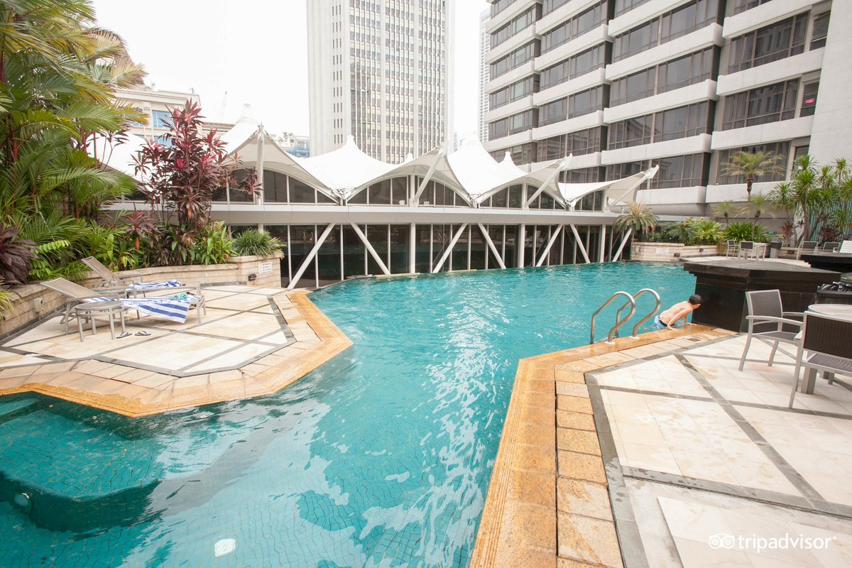 Peninsula Excelsior Singapore, A Wyndham Hotel Pool: Pictures & Reviews ...