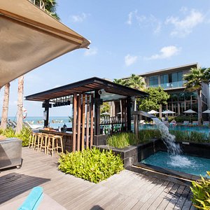 Twinkle Pool Bar at the Cape Dara Resort