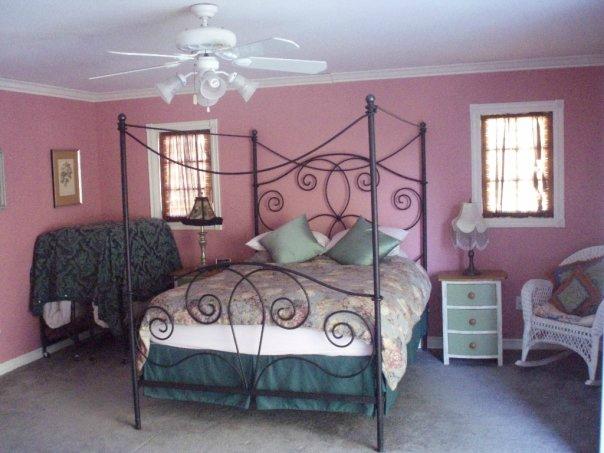 Elaine's Hollywood Bed And Breakfast Rooms: Pictures & Reviews ...