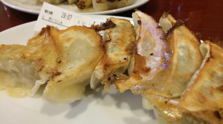6種類の餃子が一皿に