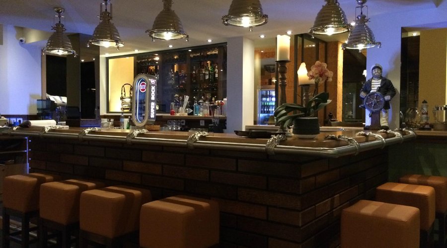 Cocktail Bar