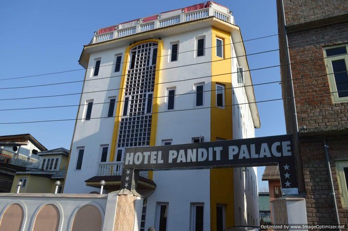 HOTEL PANDIT PALACE (Srinagar, Kashmir) - Lodge Reviews & Photos ...