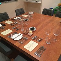 Elegant table setting for 4