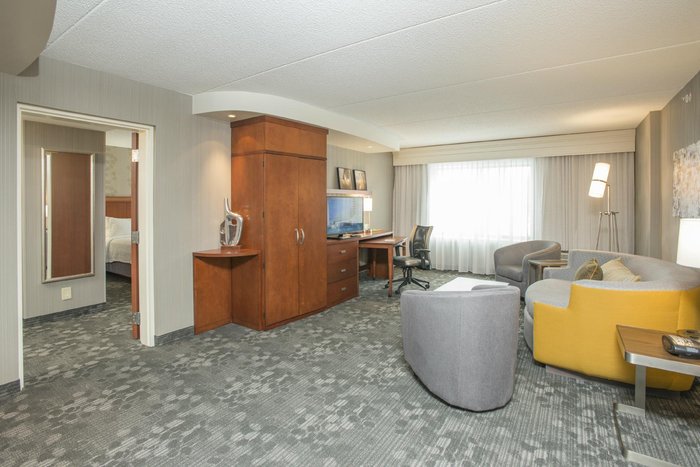 Courtyard by Marriott Cincinnati North at Union Centre Rooms: Pictures ...