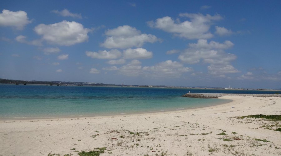 浜比嘉のビーチ