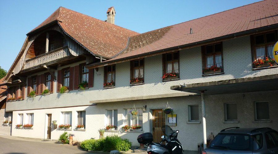 Unser Restaurant auf der Parkplatzseite