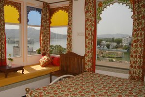 Room & Suite