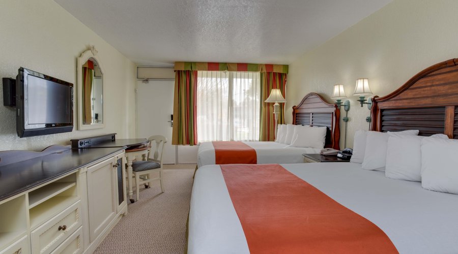 Pool-side Room
