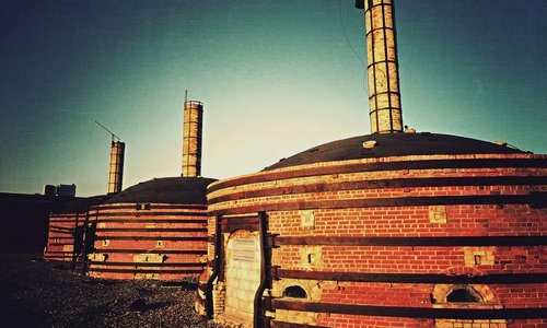 In the early 1900s, Medicine Hat’s clay factories distributed stoneware and pottery as far away 