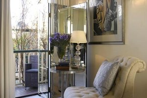 Room & Suite