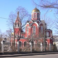 Храм в Петровском парке