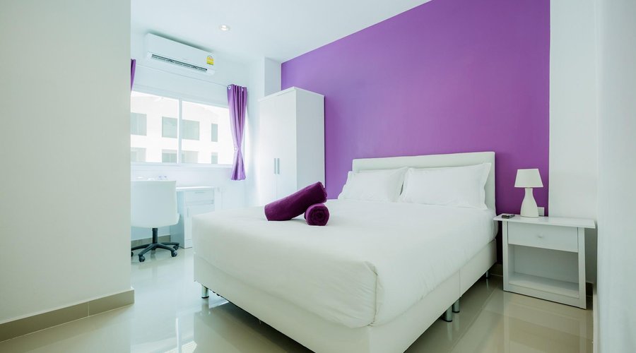 Bachelor Room