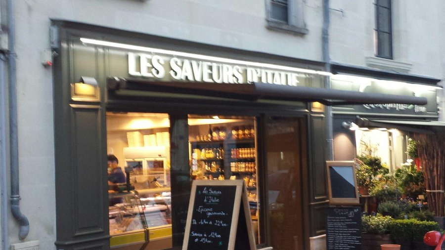 Les saveurs d'italie c déplacer 19 place du général de gaulle à chinon juste à côté de la mairie