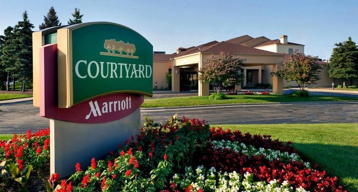 Courtyard Chicago Waukegan/gurnee Restaurant: Pictures & Reviews ...